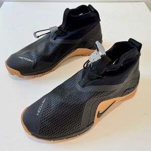 Nike Black and Tan Athletic Shoes with built in sock ankle 8 New